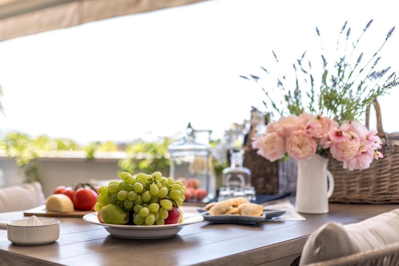 Velebis Superior Apartment - Luxurious One-Room Apartment With Jacuzzi - Prestigious Location By The Sea In The New City Center Of Znjan - Panoramic View Of The Sea And Islands - Free Garage Parking - Buralux Properties Split Eksteriør bilde