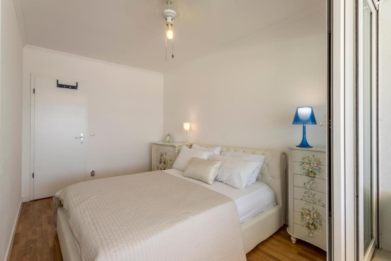 Velebis Superior Apartment - Luxurious One-Room Apartment With Jacuzzi - Prestigious Location By The Sea In The New City Center Of Znjan - Panoramic View Of The Sea And Islands - Free Garage Parking - Buralux Properties Split Eksteriør bilde