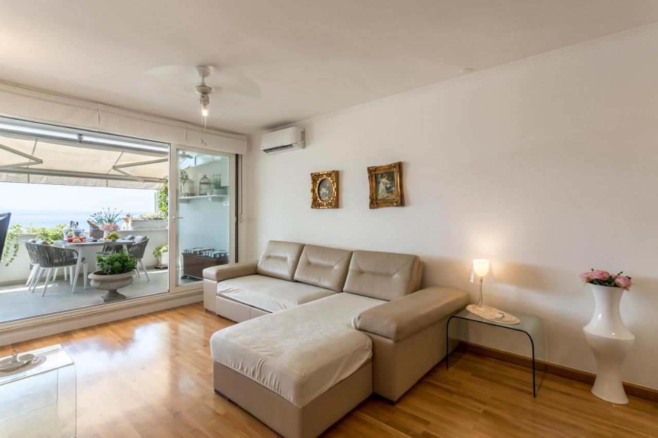 Velebis Superior Apartment - Luxurious One-Room Apartment With Jacuzzi - Prestigious Location By The Sea In The New City Center Of Znjan - Panoramic View Of The Sea And Islands - Free Garage Parking - Buralux Properties Split Eksteriør bilde