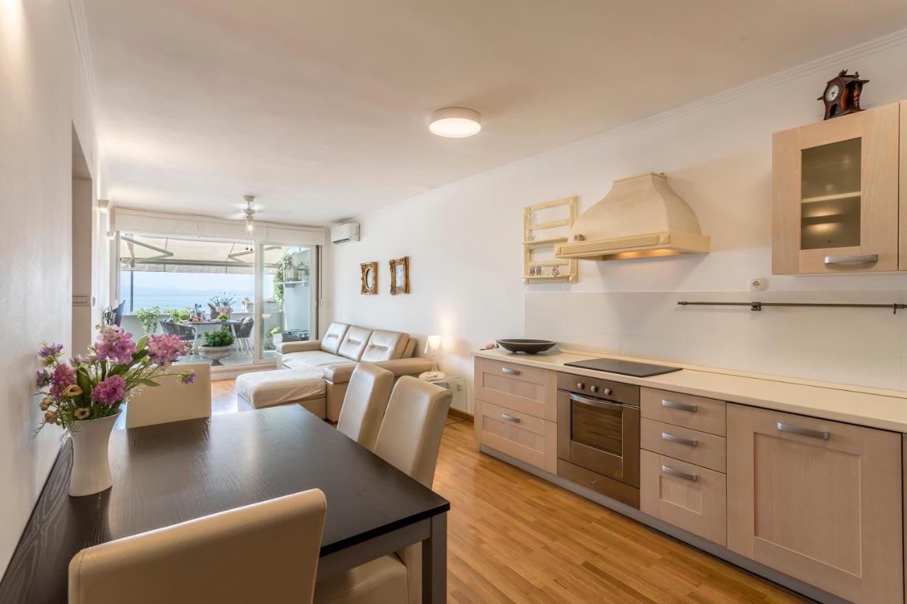 Velebis Superior Apartment - Luxurious One-Room Apartment With Jacuzzi - Prestigious Location By The Sea In The New City Center Of Znjan - Panoramic View Of The Sea And Islands - Free Garage Parking - Buralux Properties Split Eksteriør bilde