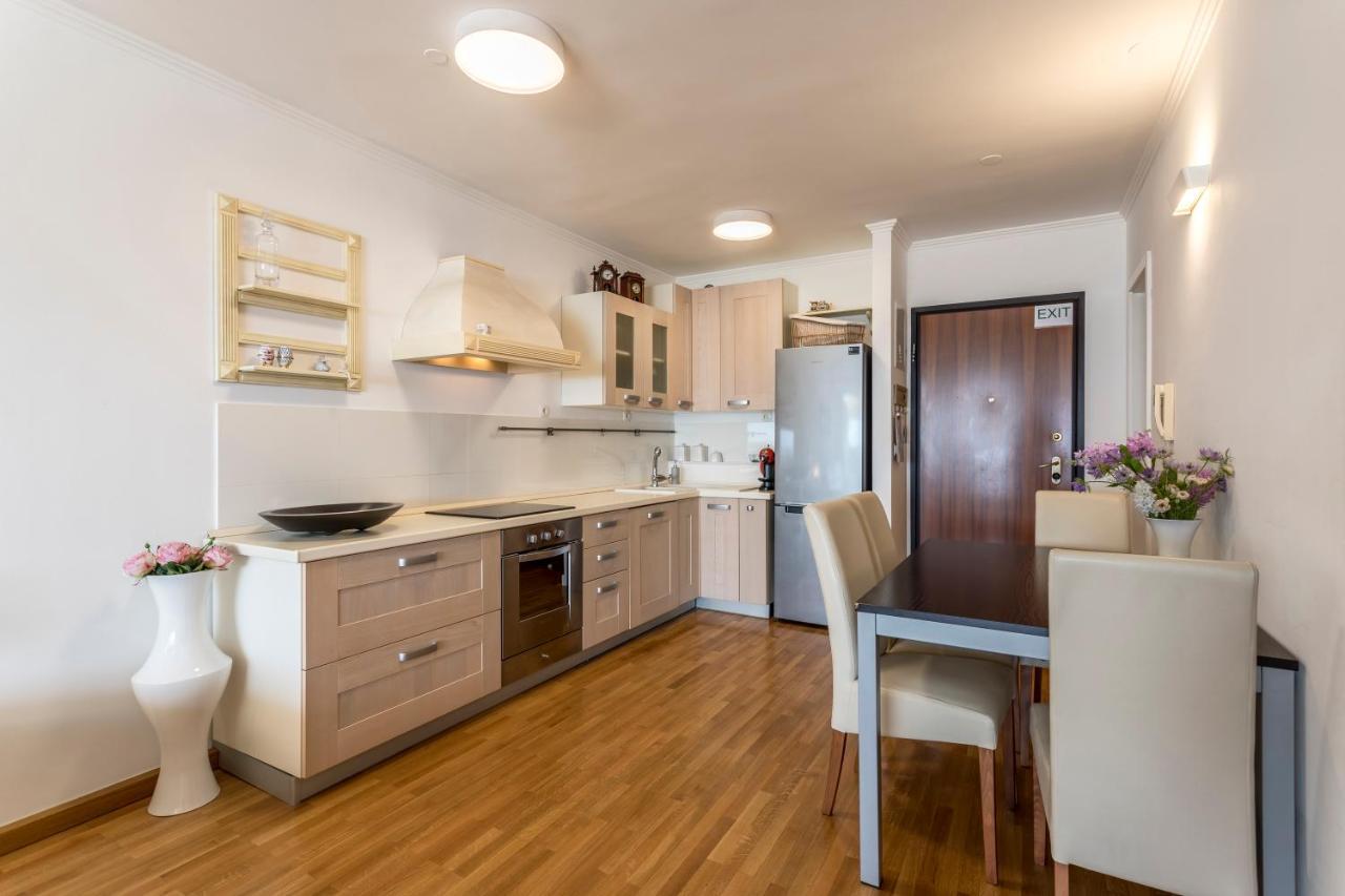 Velebis Superior Apartment - Luxurious One-Room Apartment With Jacuzzi - Prestigious Location By The Sea In The New City Center Of Znjan - Panoramic View Of The Sea And Islands - Free Garage Parking - Buralux Properties Split Eksteriør bilde